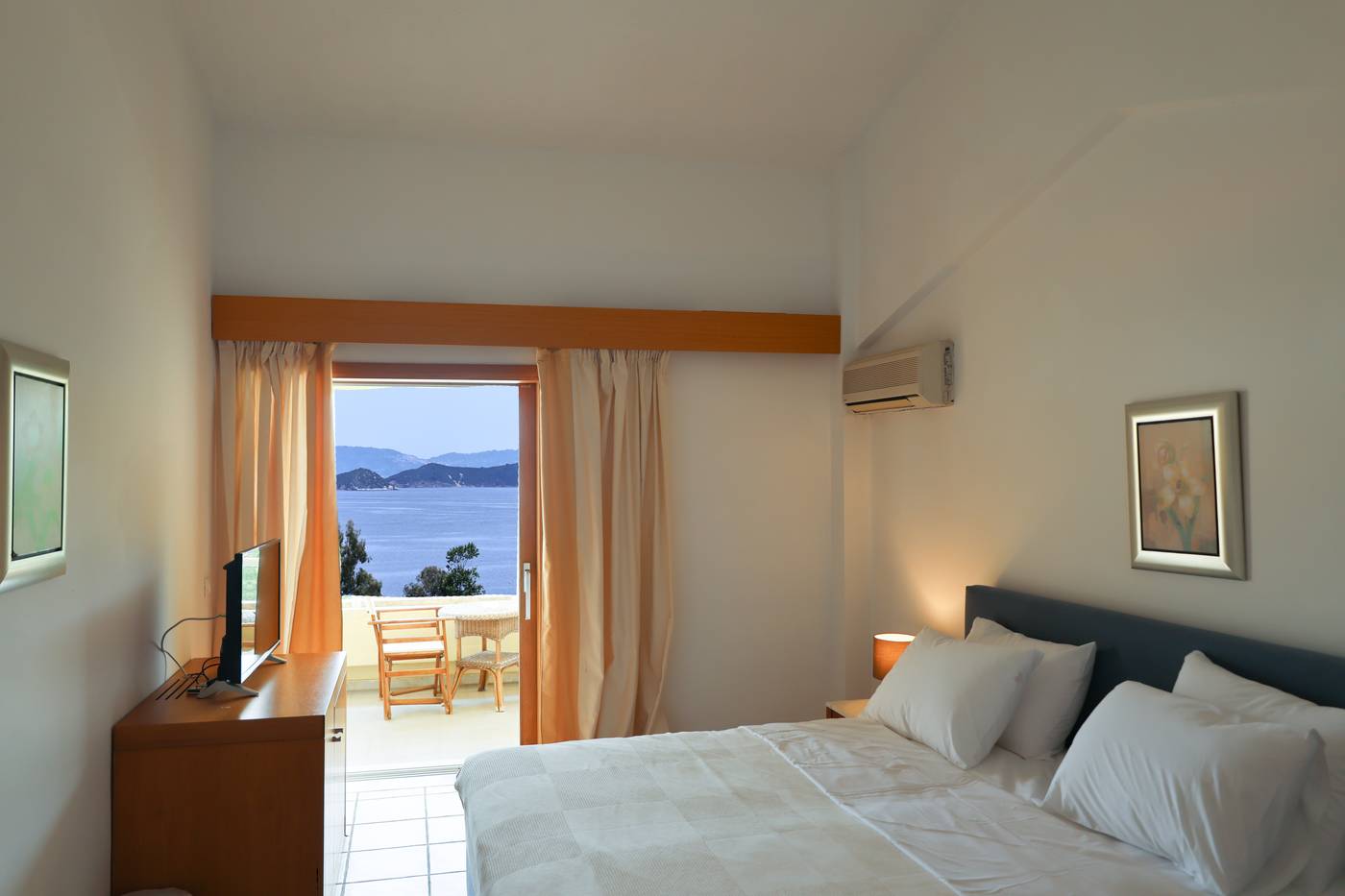 Kanapitsa-Mare-Room-39