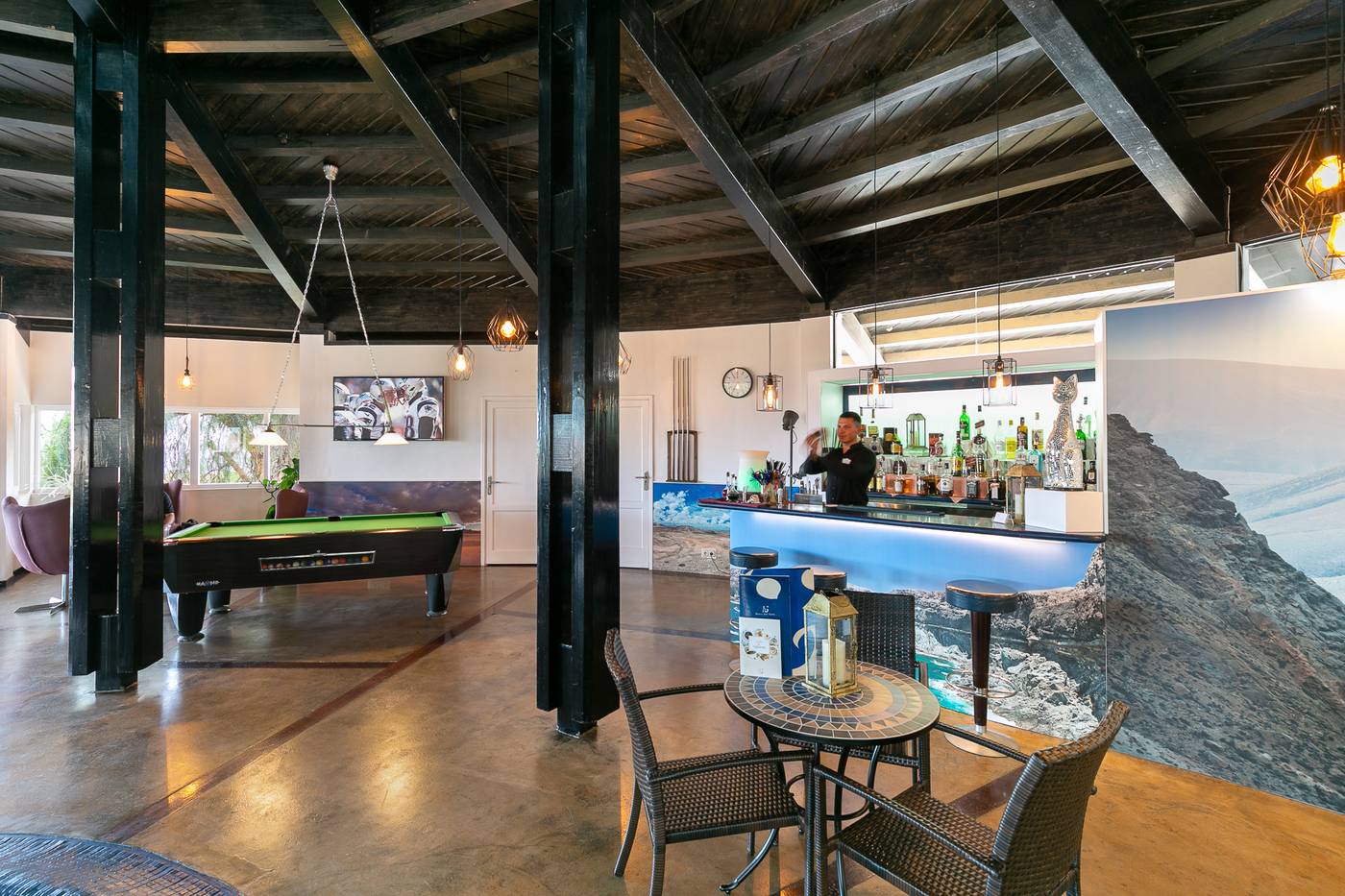 Risco-del-Gato-Suites-LIVVO-Senses-Collection-Bar-55