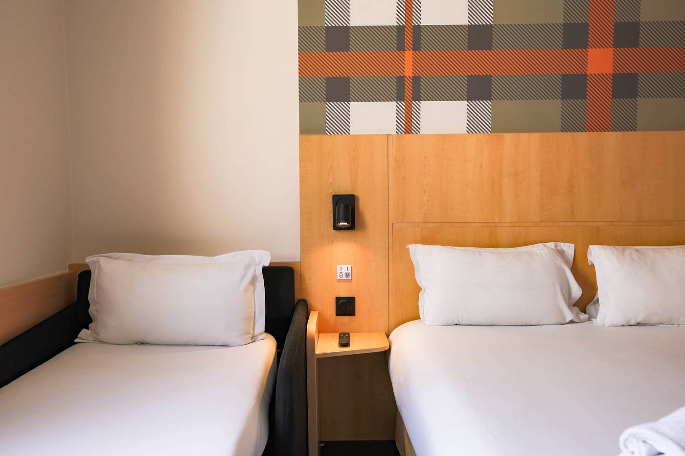 easyHotel-Nice-Palais-de-Congres-Room-12