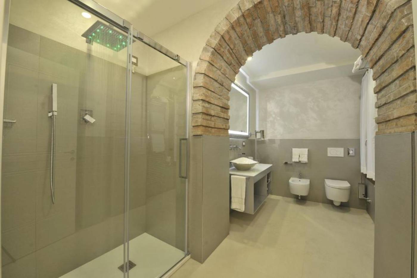 Al-Theatro-Palace-Room-23