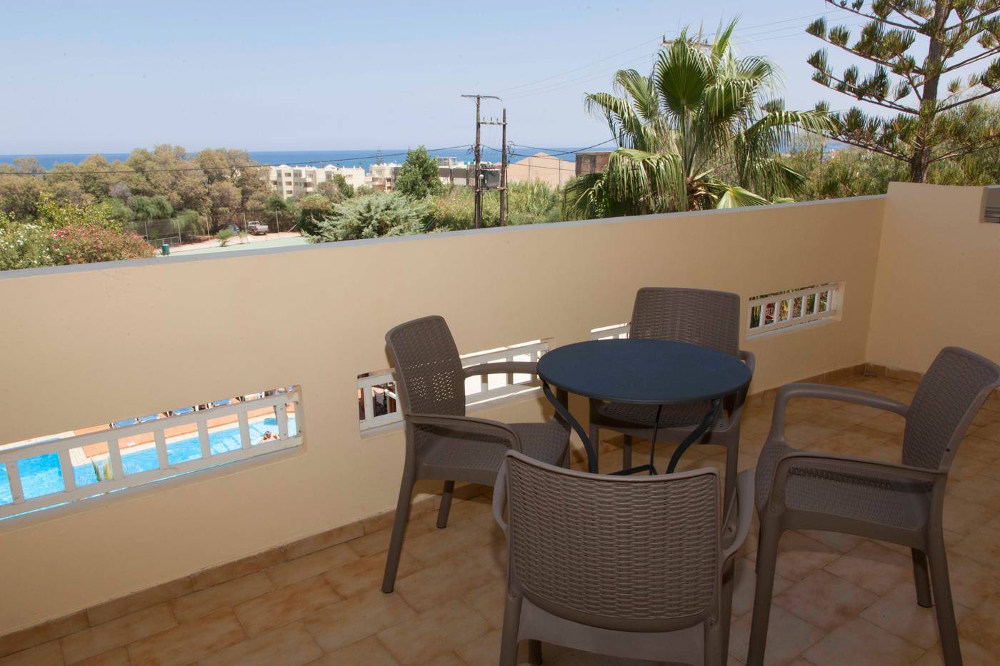 Sunny-Suites-Room-33