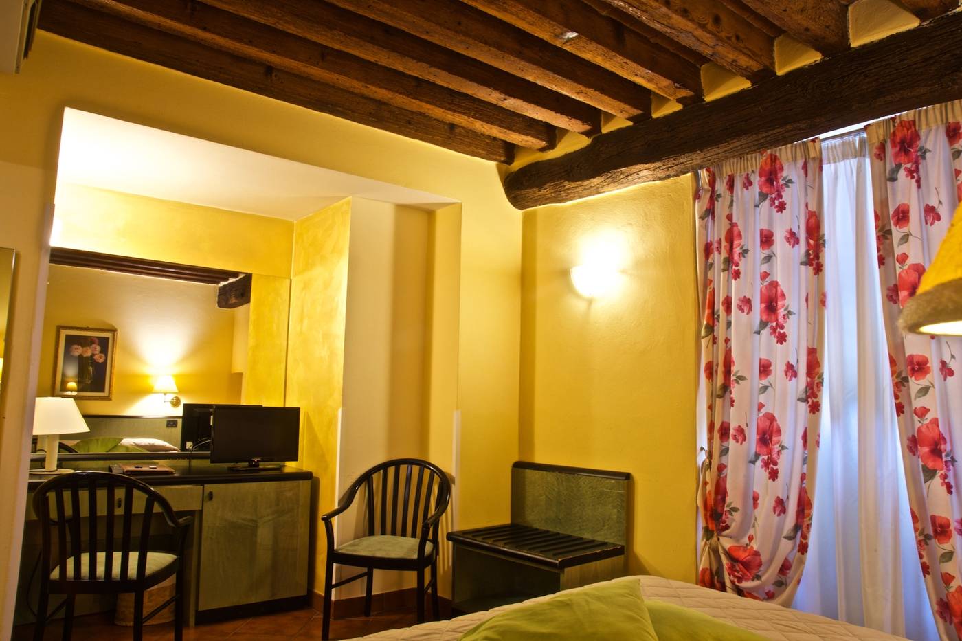 Hotel-La-Luna-Room-21