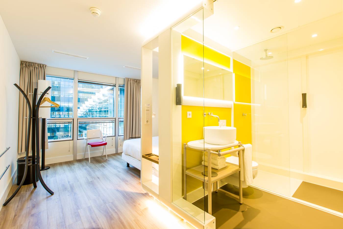 Qbic-Hotel-Amsterdam-Wtc-Room-18