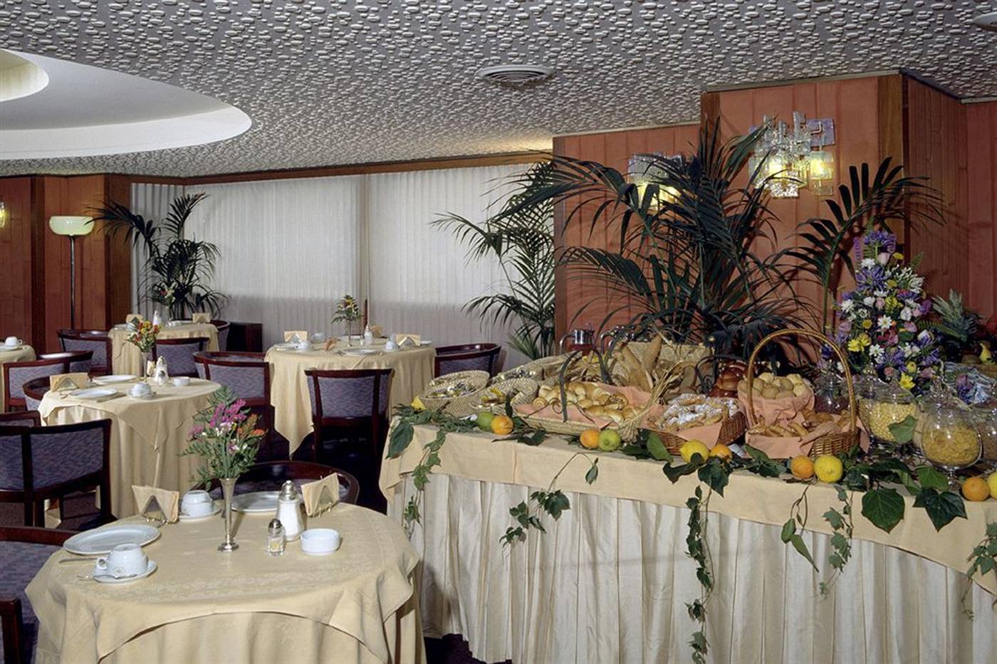 Royal-Palace-Restaurant-21