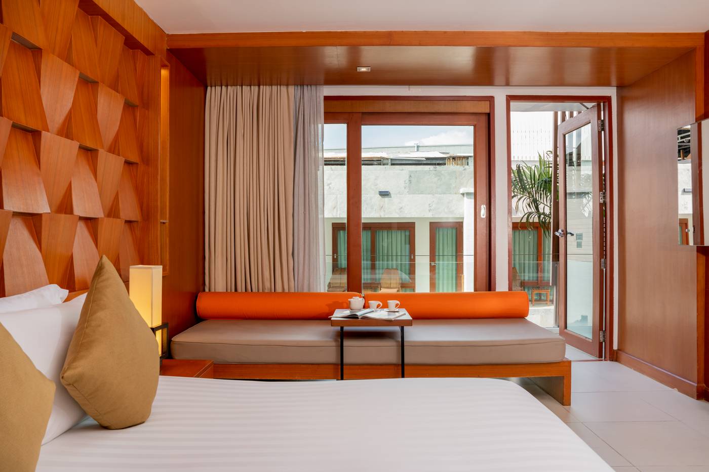 La-Flora-Resort-and-Spa-Patong-Room-21