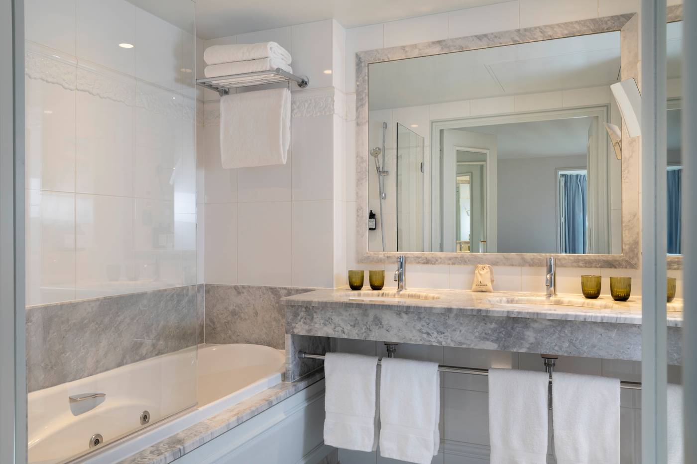 Le-Lavoisier-Room-24