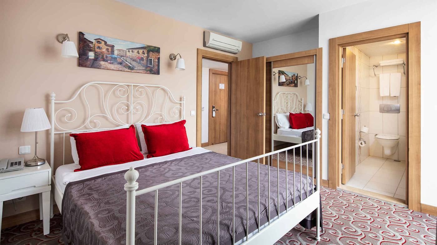 Galeri-Resort-Hotel-Room-22