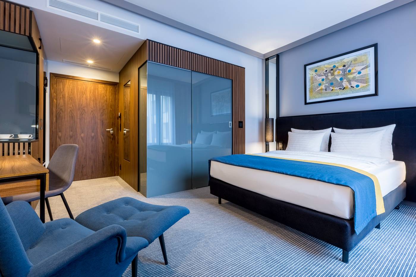 Grand-Ascot-Hotel-Room-16