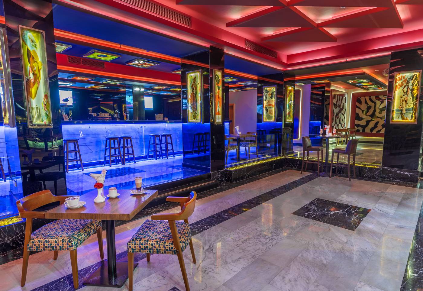 Albatros White Beach