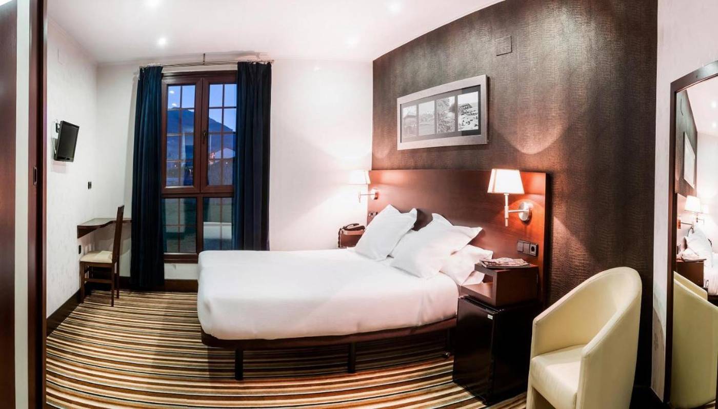 Granda Hotel-Spain-CANGAS DE ONIS-Room-8