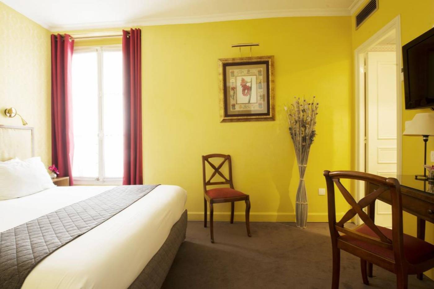 France-Louvre-Room-11