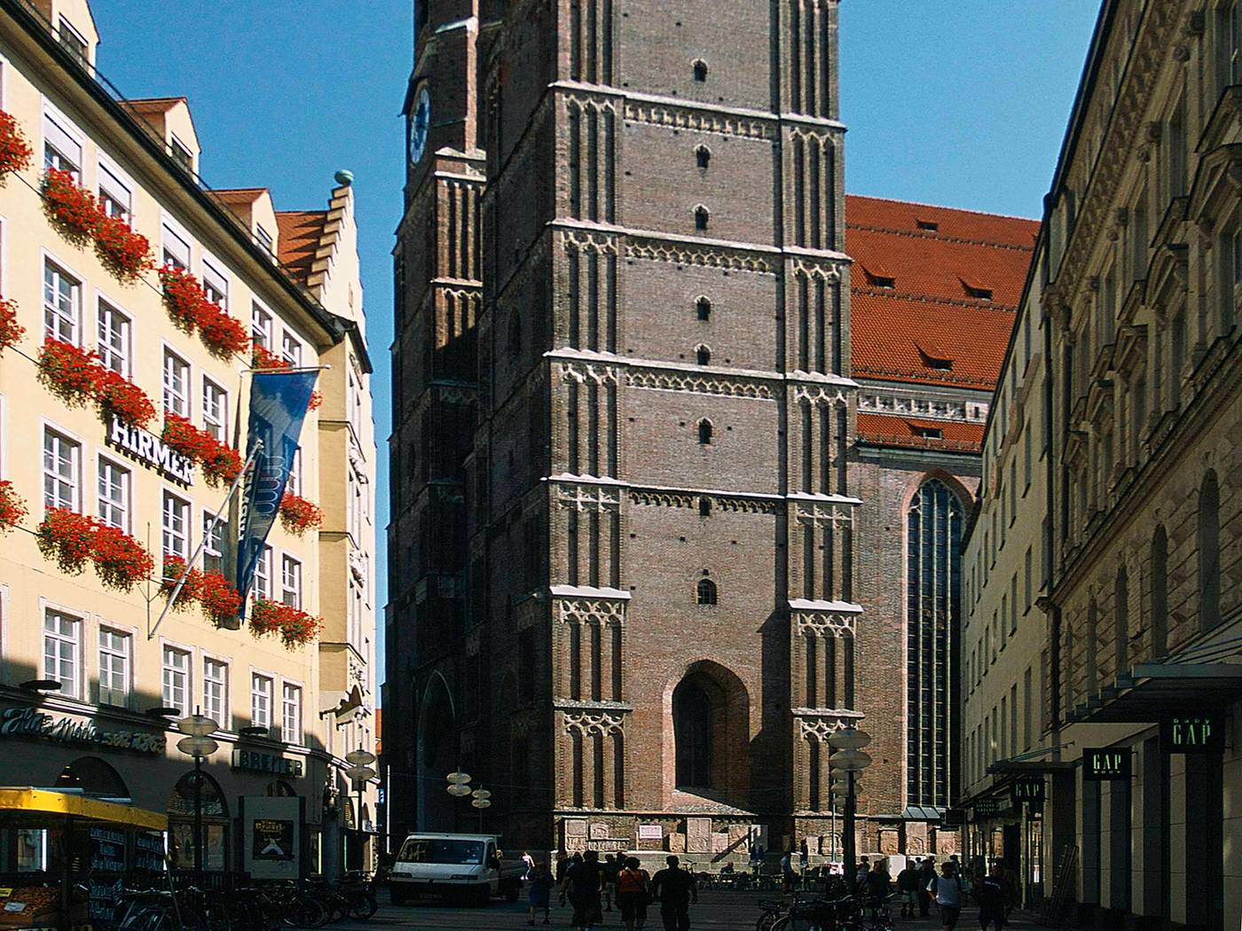 Mercure-Hotel-Muenchen-Schwabing-Sports-and-Entertainment-52