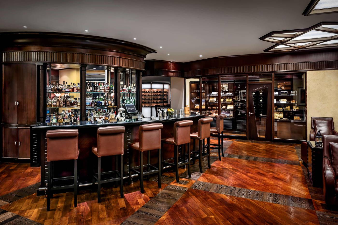 Fairmont-Dubai-Bar-27