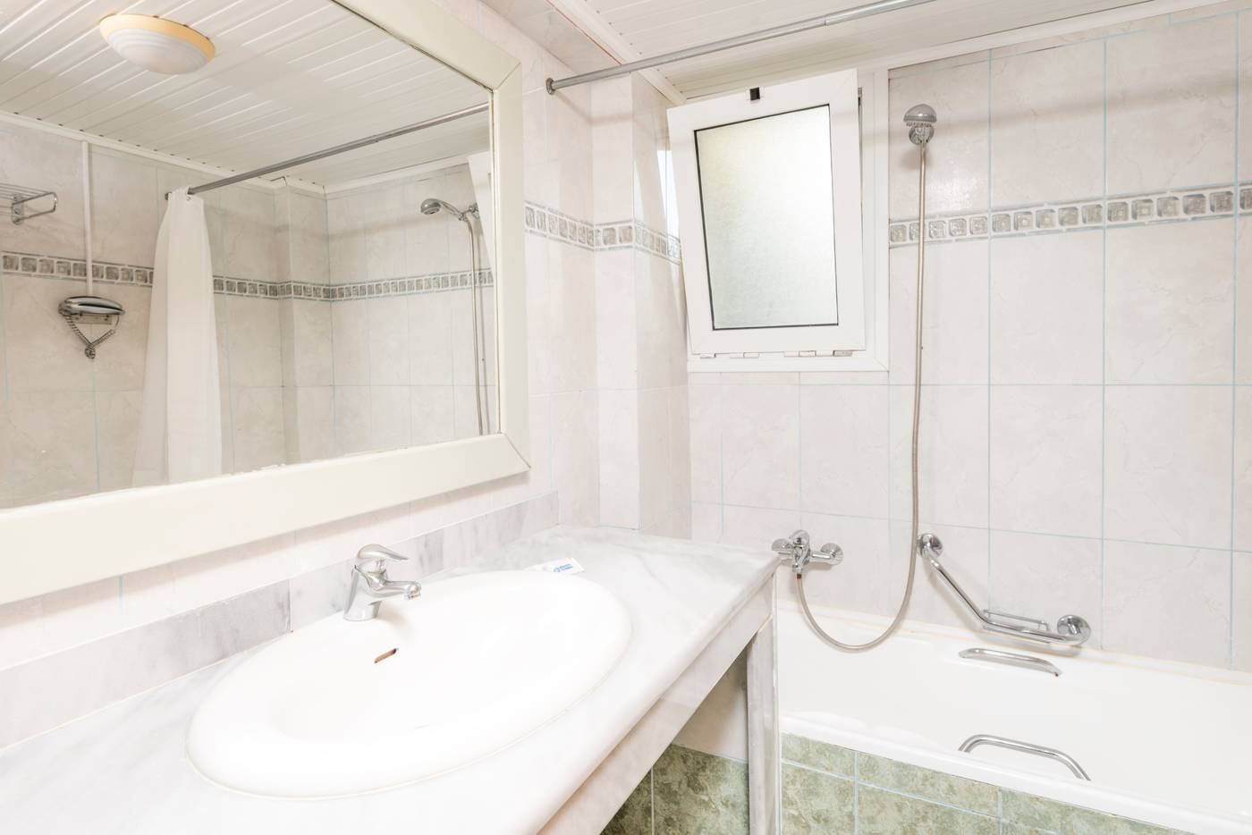 Atlantis-Hotel-Room-55