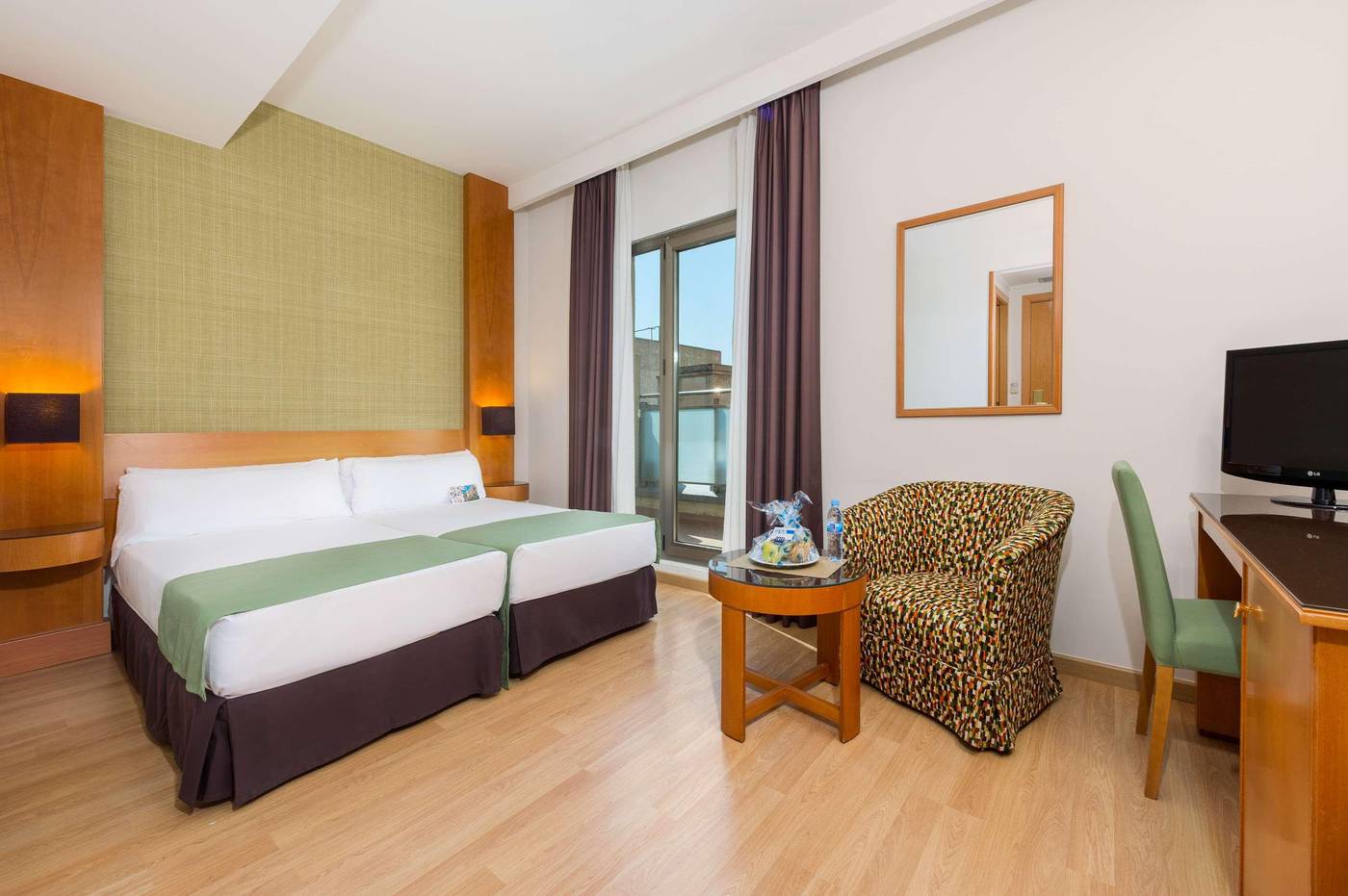 TRYP-Ciudad-de-Elche-Hotel-Room-6