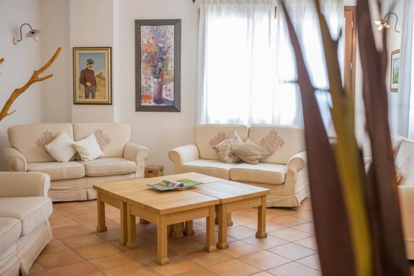 Hotel-Gorropu-Lobby-8