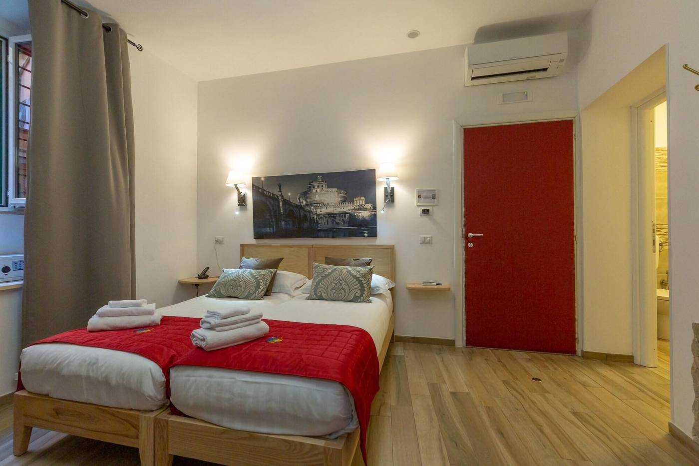 Flatinrome-Trastevere-Deluxe-Rooms-Room-16