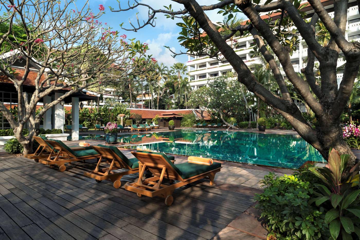Anantara-Riverside-Bangkok-Pool-53