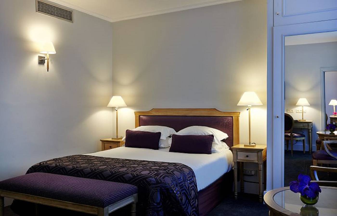 Royal-Arc-de-Triomphe-Room-21