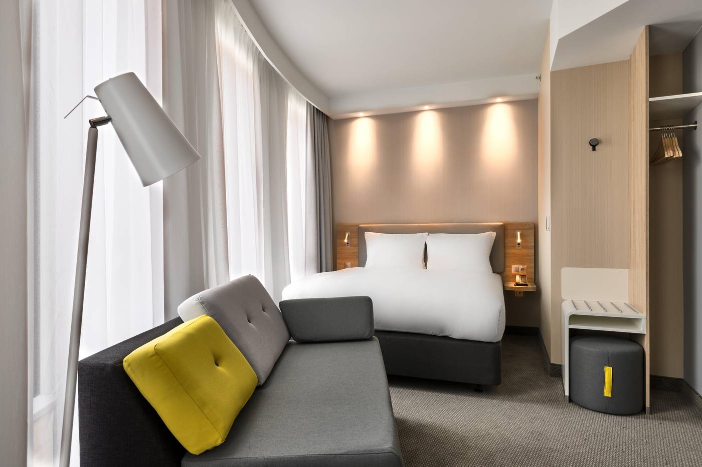 Holiday-Inn-Express-Warsaw---The-HUB-Room-9