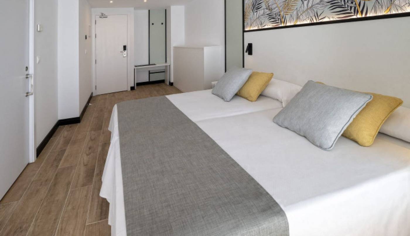 Medplaya-Hotel-Calypso-Room-32