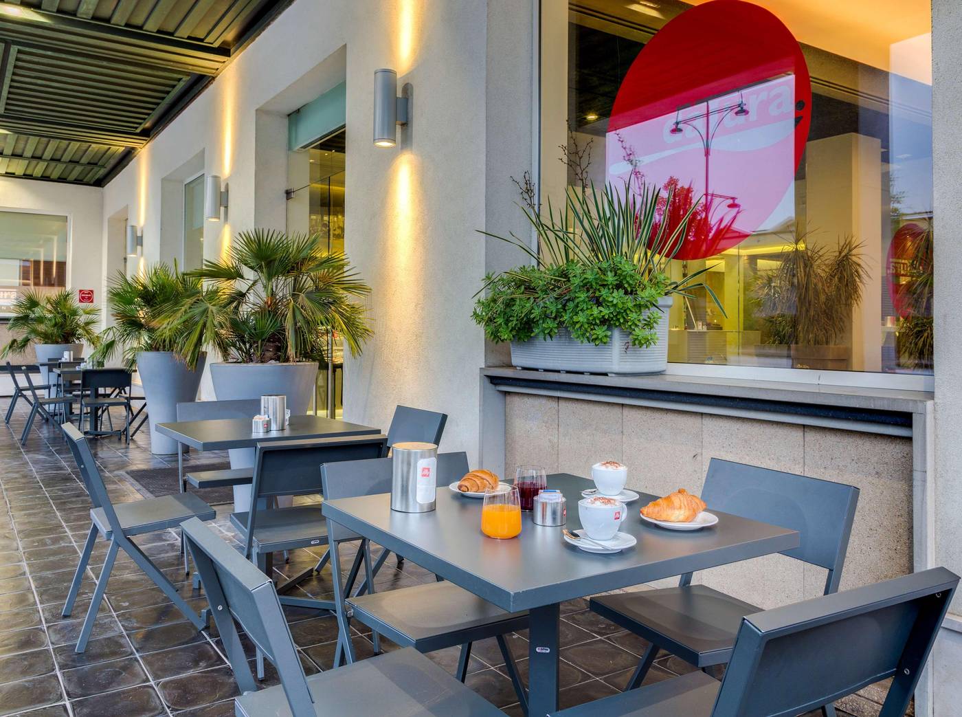 Best-Western-Plus-Hotel-Bologna-Bar-78