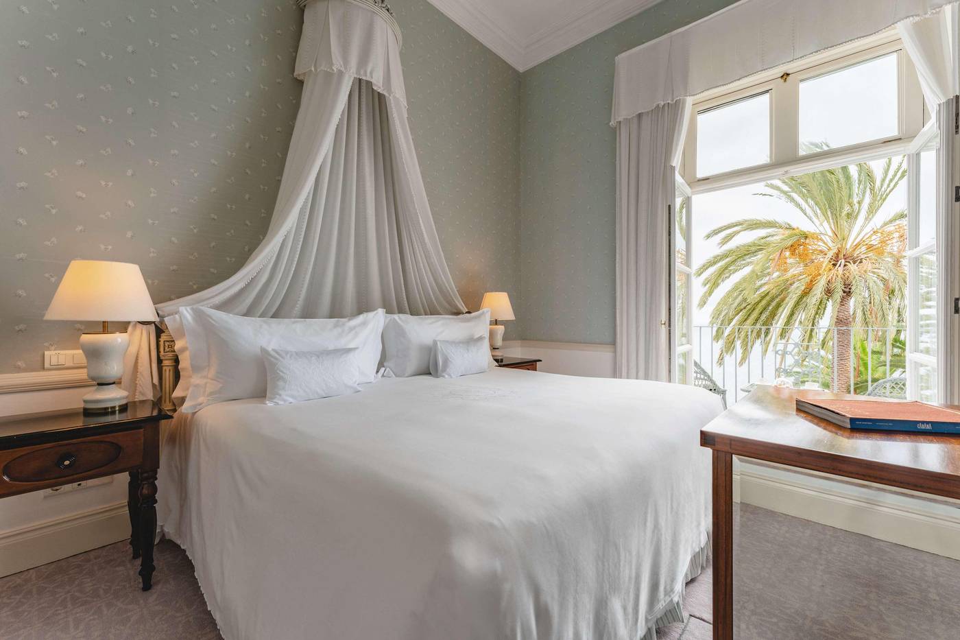 Reid-s-Palace-Room-34