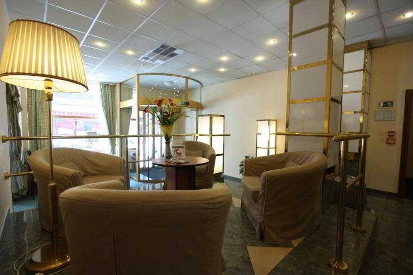 Central-Hotel-Prague-Lobby-15