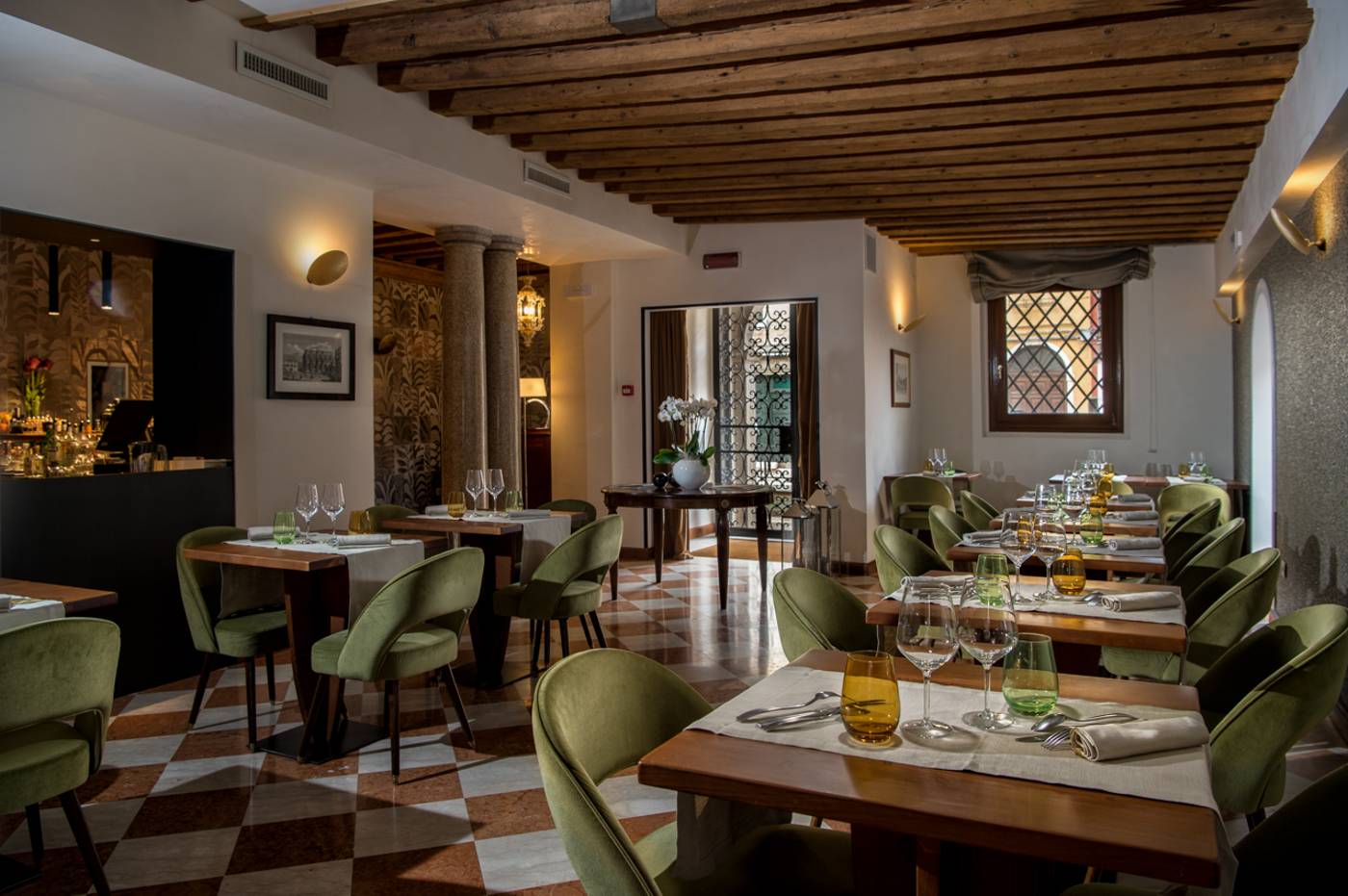 Sonder-Salute-Palace-Restaurant-54