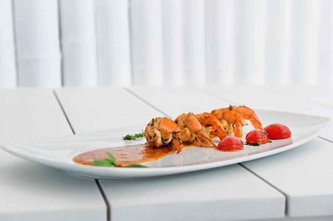 Acroterra-Rosa-Luxury-Suites-Restaurant-19