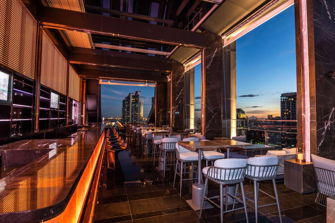 Carlton-Hotel-Bangkok-Sukhumvit-Bar-4