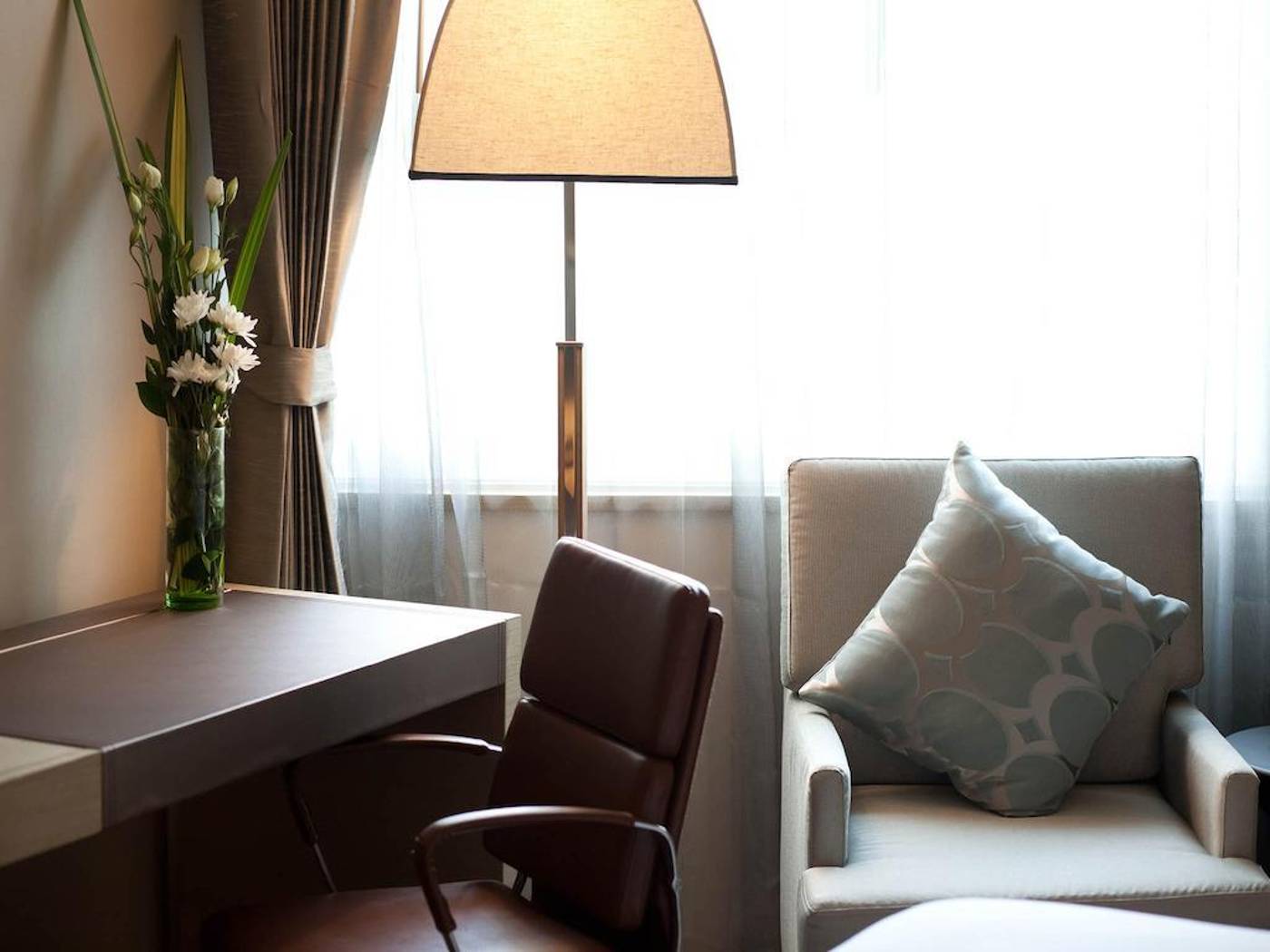 Graceland-Bangkok-by-Grace-Hotel-Room-4