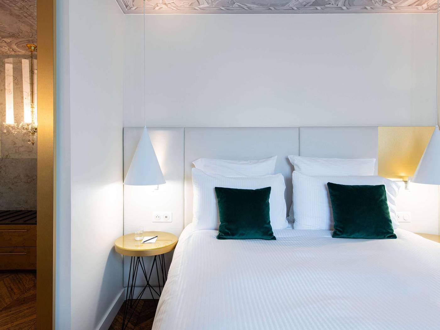 Le-Louis-Versailles-Chateau-Room-40