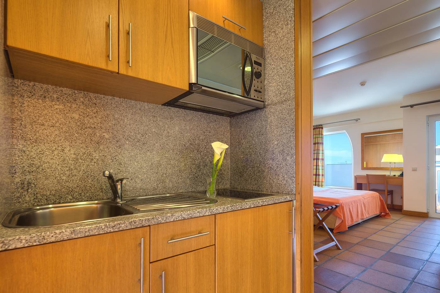 The-Views-Monumental-Room-37