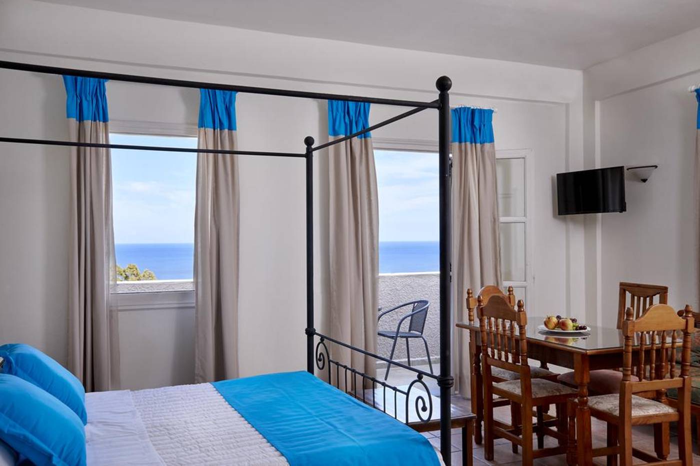Terra-Blue-Santorini-Room-11