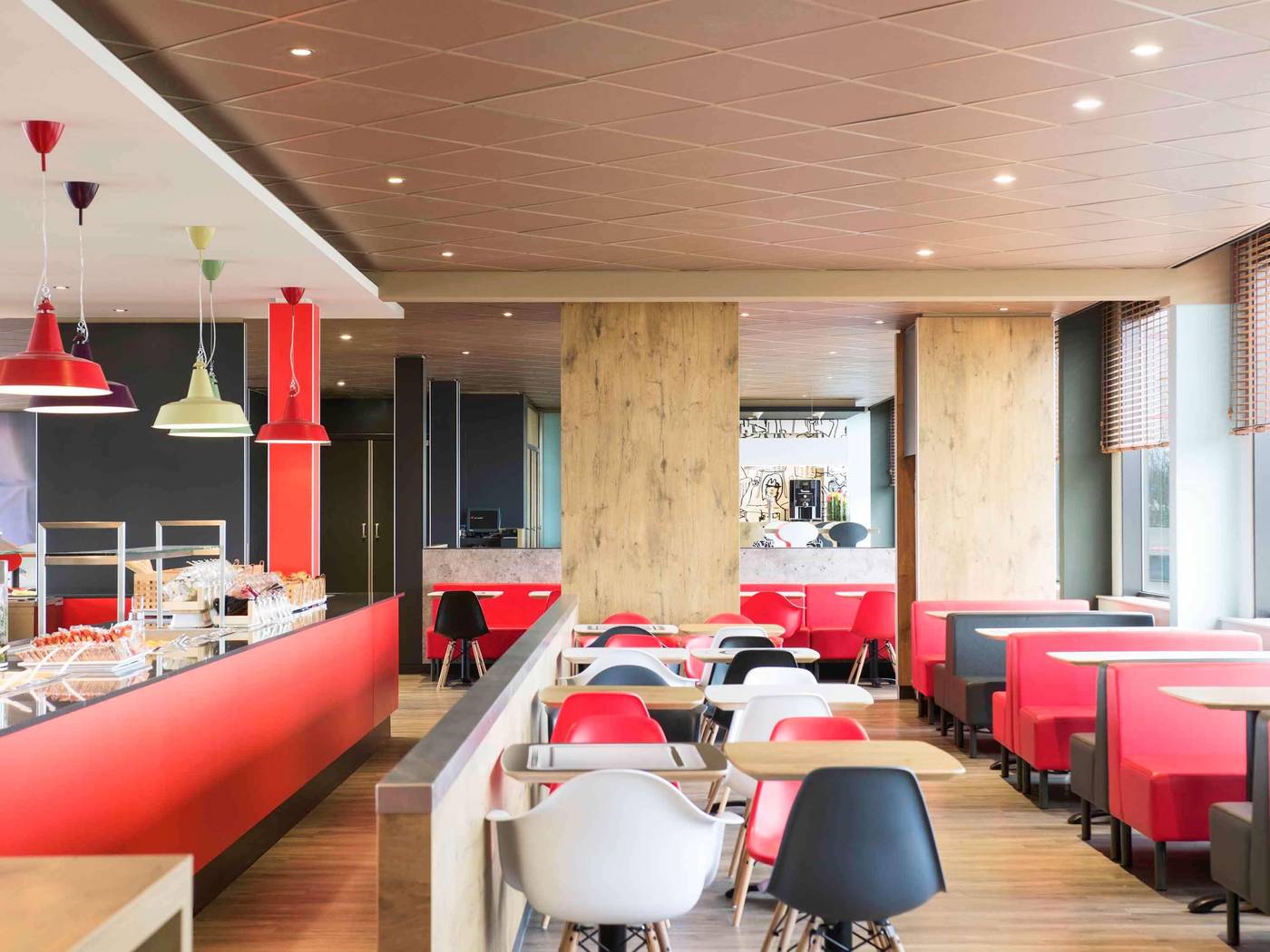 ibis-Schiphol-Amsterdam-Airport-Restaurant-51