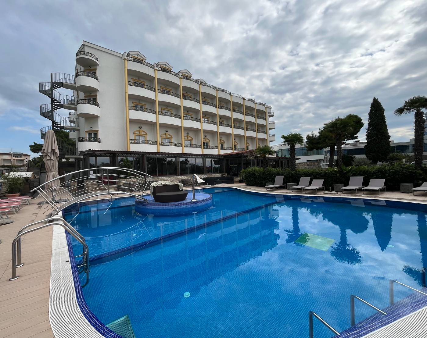 Hotel-Miramare-Pool-2