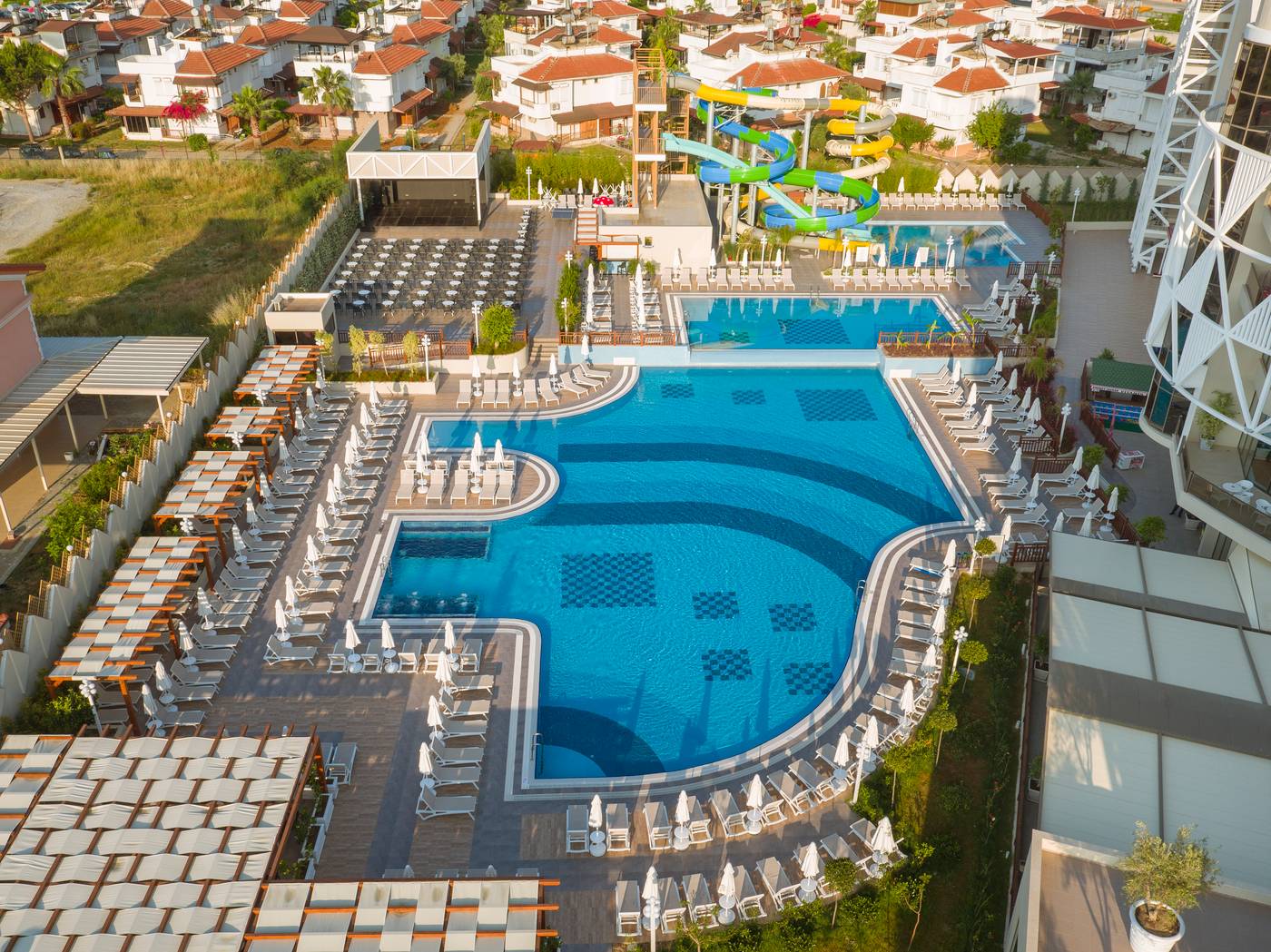 Side-Crown-Sunshine-Pool-7