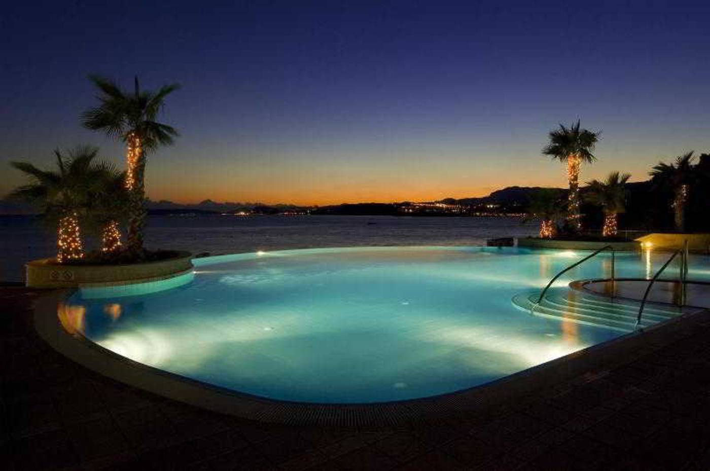 Le-Meridien-Lav-Split-Pool-5