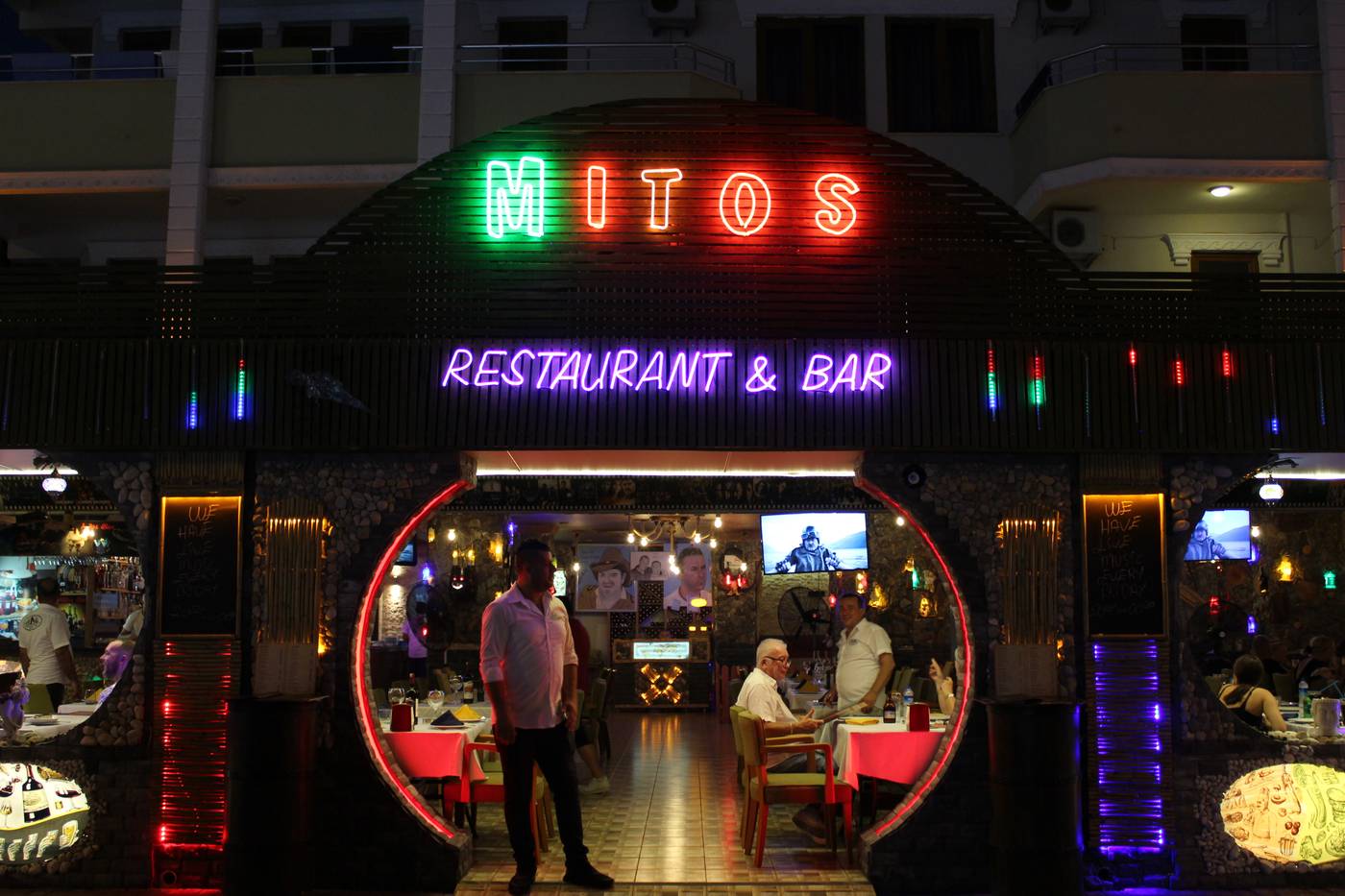 Mitos-Apartments-Restaurant-22