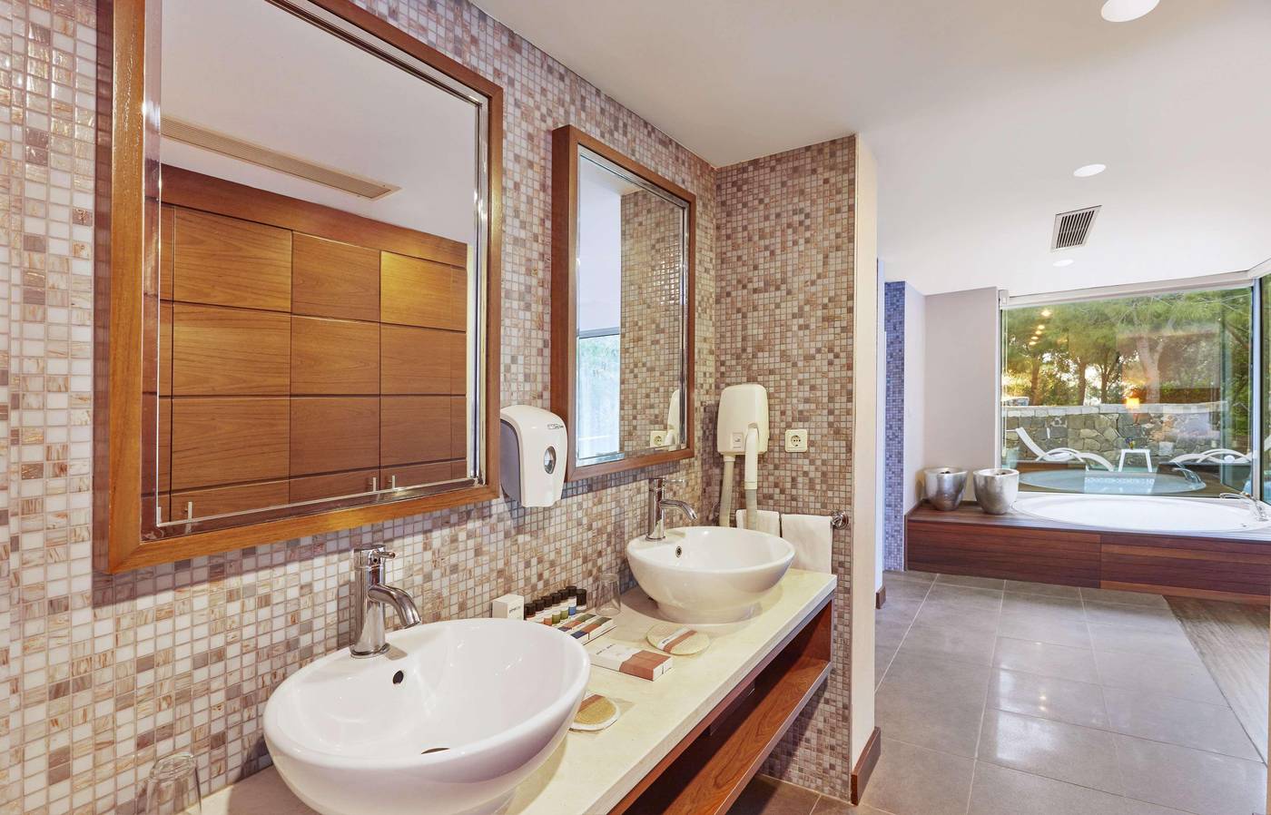 Pine-Bay-Holiday-Resort-Room-75