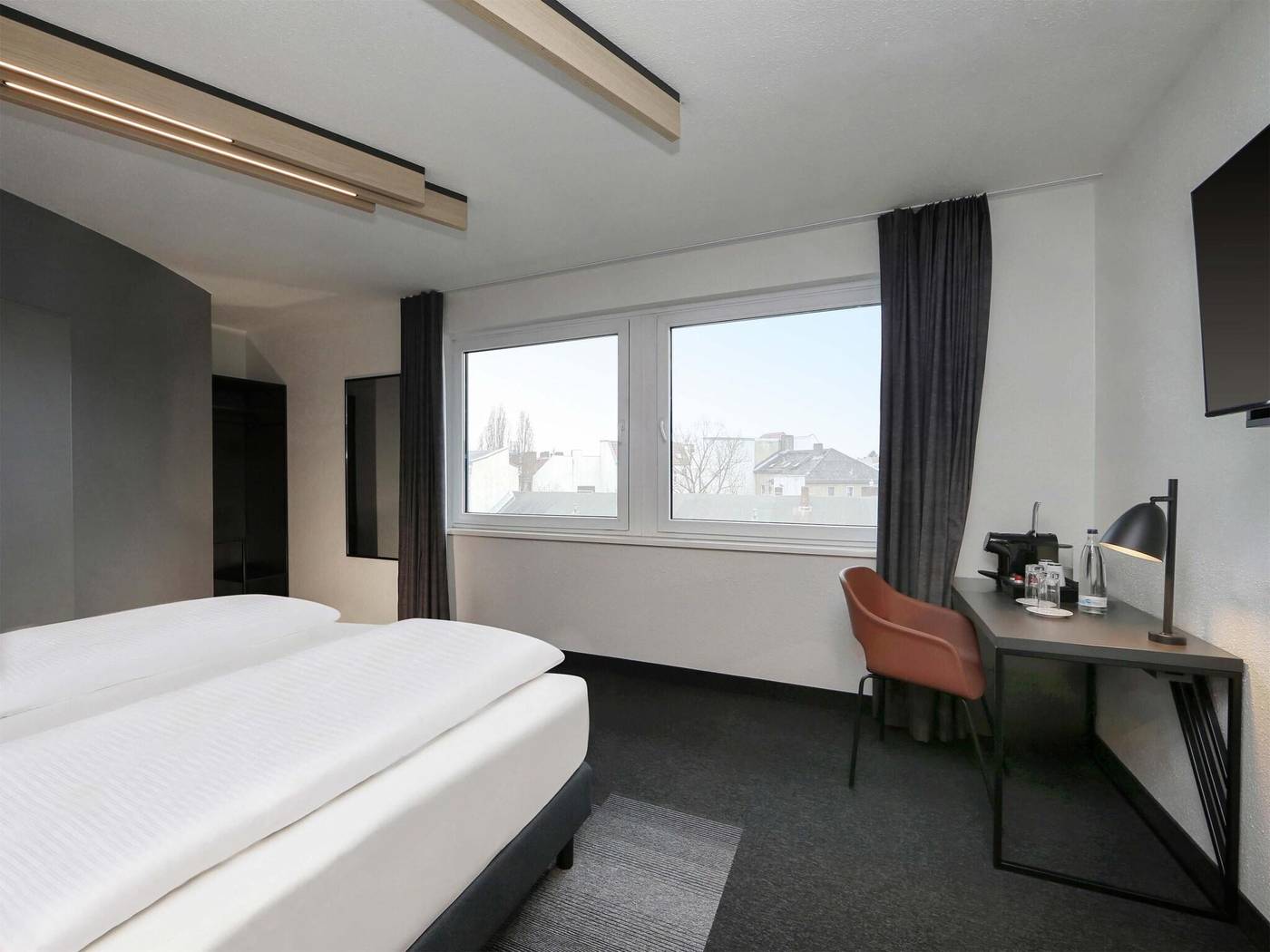 B-B-HOTEL-Berlin-City-West-Room-11