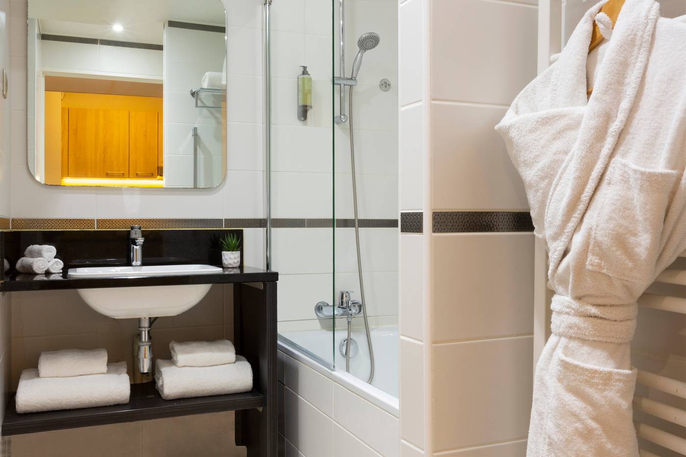 Citadines-Tour-Eiffel-Room-25