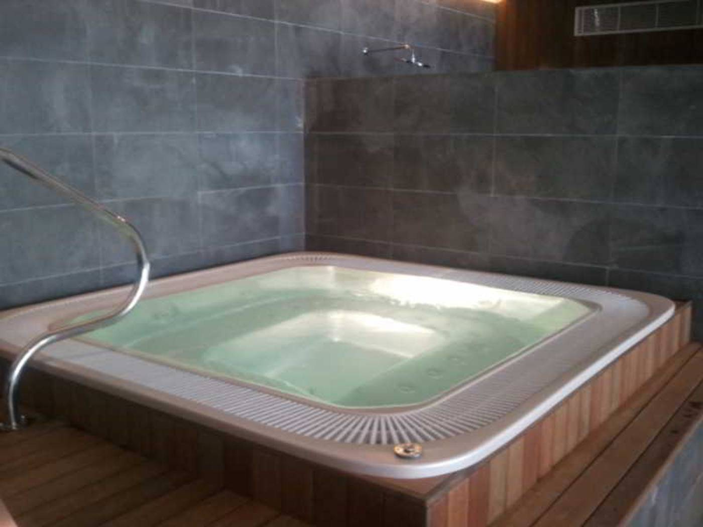 Riviera-Hotel-Sports-and-Entertainment-61