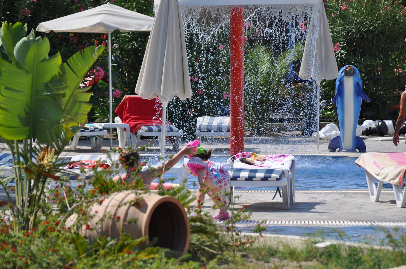 Matina-Pefkos-Aparthotel-Pool-13