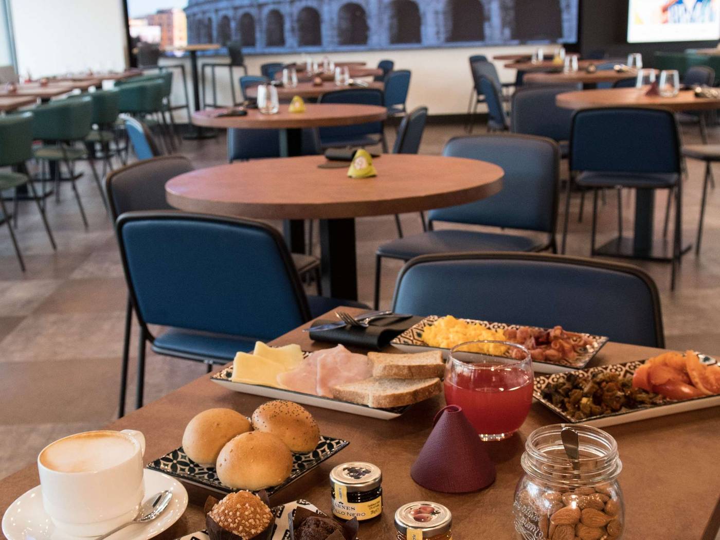 Mercure-Roma-Cinecitta-Restaurant-9