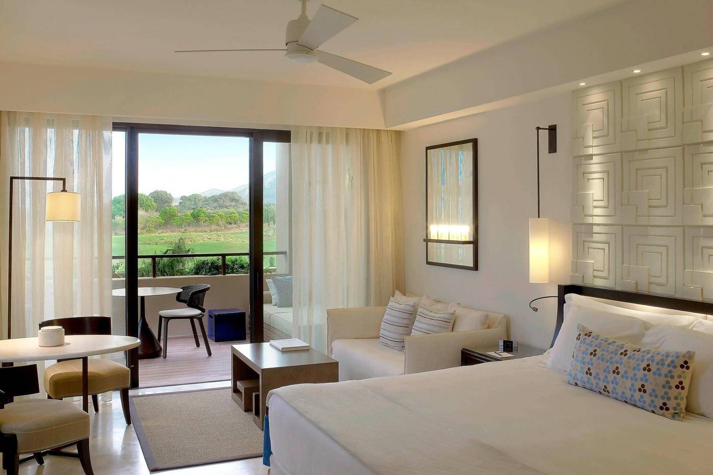 The-Romanos--A-Luxury-Collection-Resort-Room-33