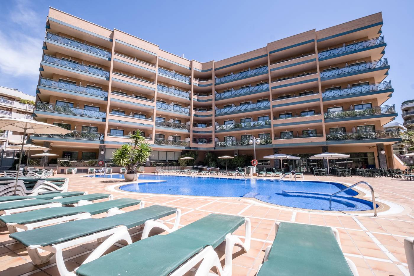 California-Palace-Pool-3