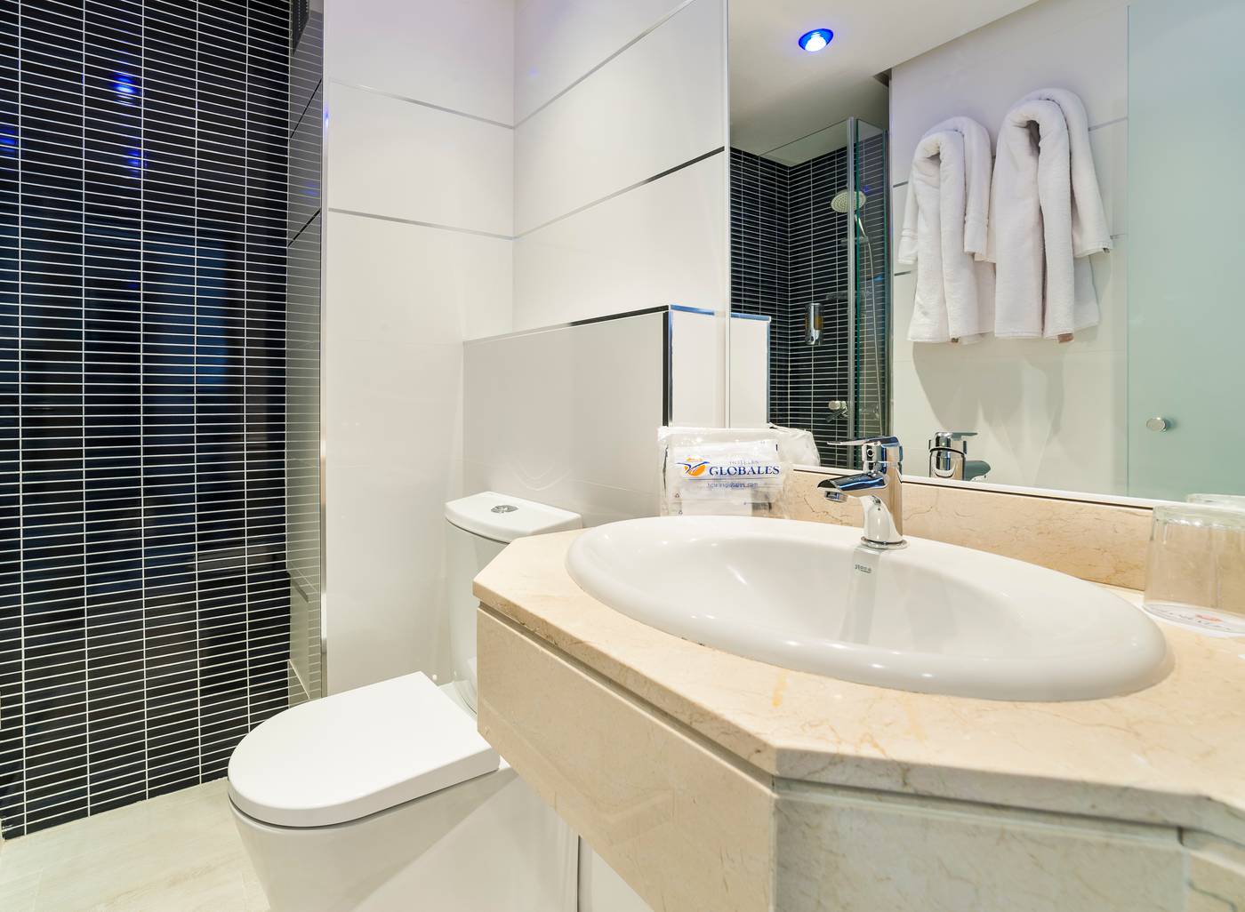 Globales-Lord-Nelson-Room-19