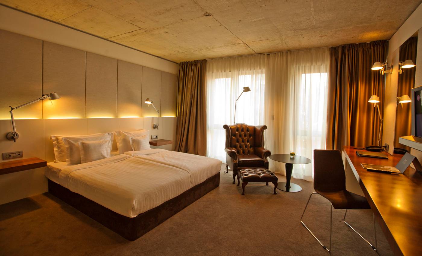 Graffit-Gallery-Hotel-Room-11